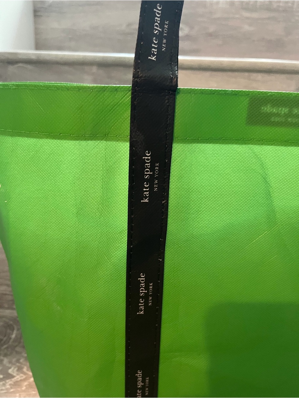 kate spade bright green shopping tote with black logo straps - Picture 2 of 4